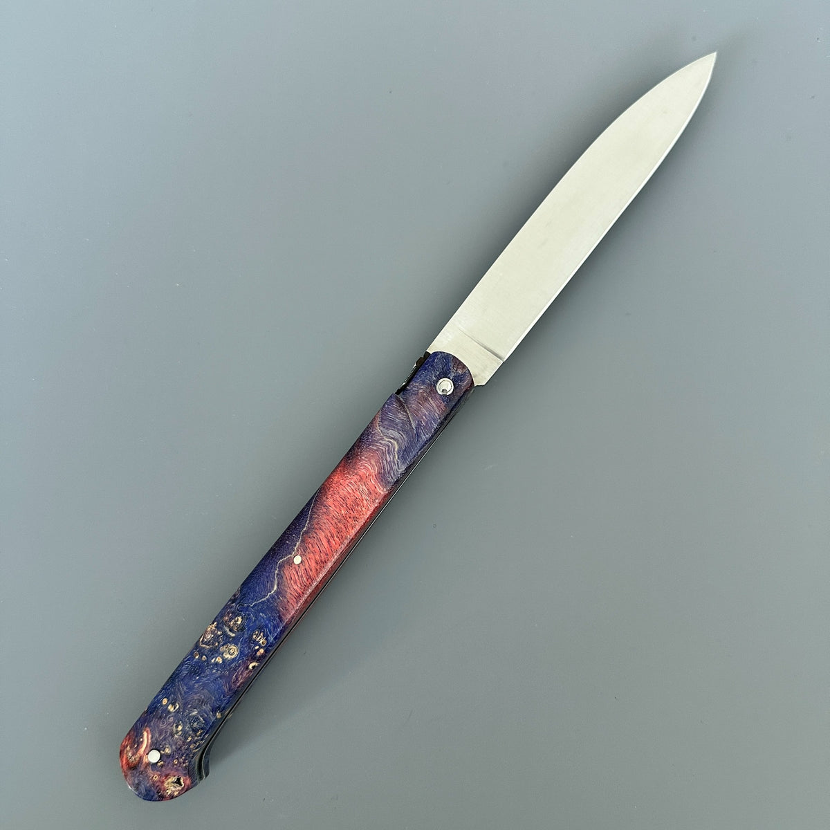 Laguiole en Aubrac Belle Pièce Droit — Stabilized Elder Burl Handle, Lockback Folding Knife