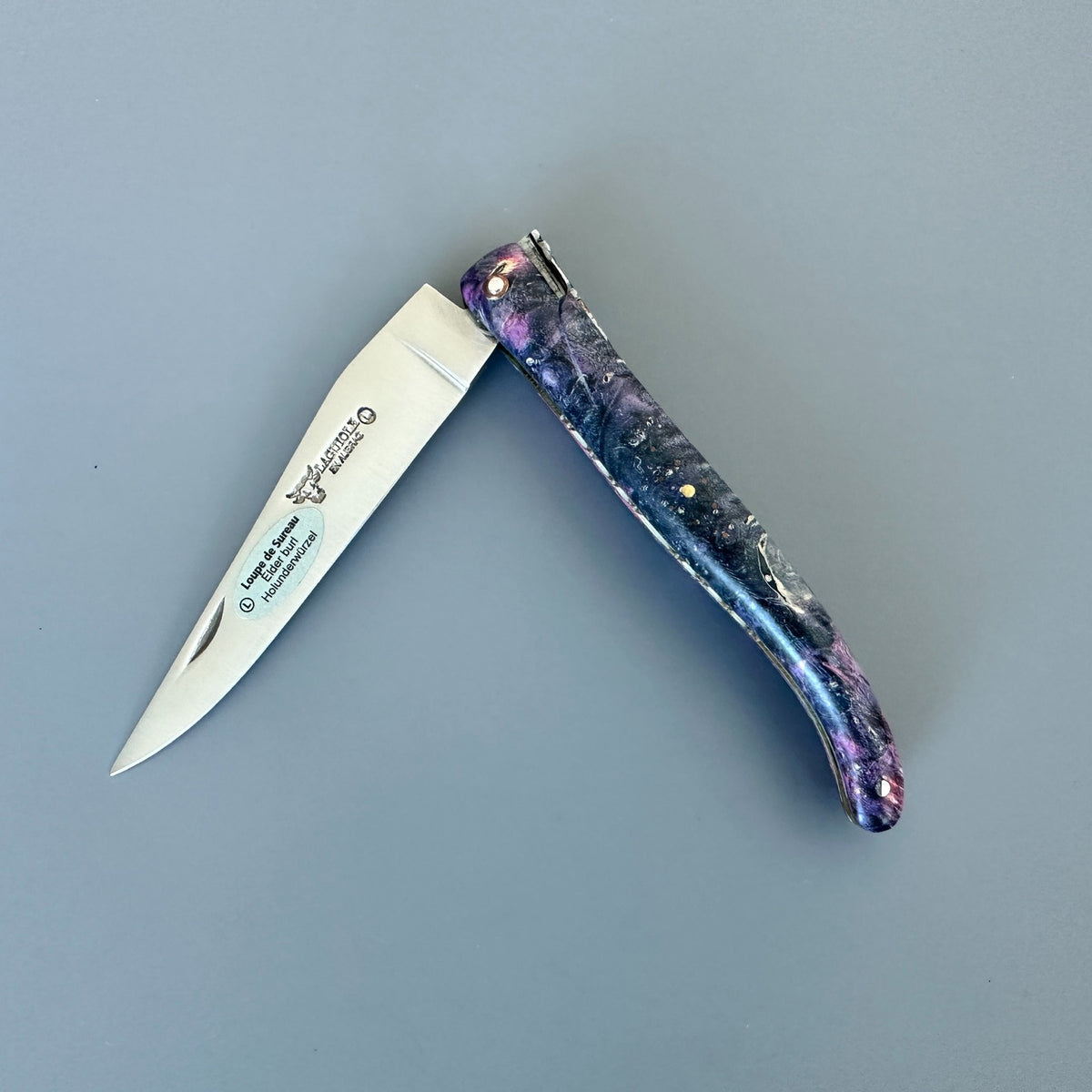 Laguiole en Aubrac Belle Pièce — Bijou Bee Knife, Stabilized Elder Burl