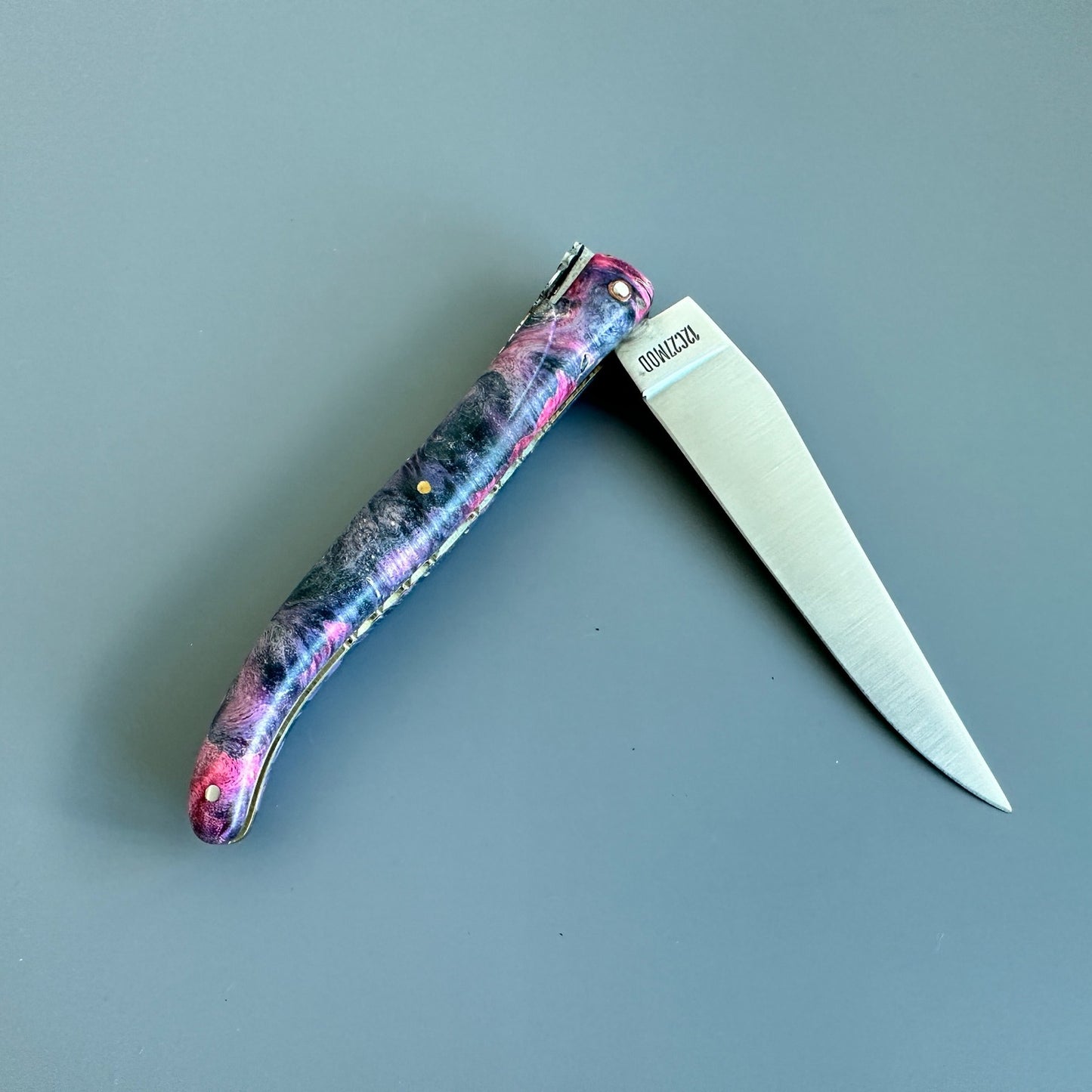 Laguiole en Aubrac Belle Pièce — Bijou Bee Knife, Stabilized Elder Burl