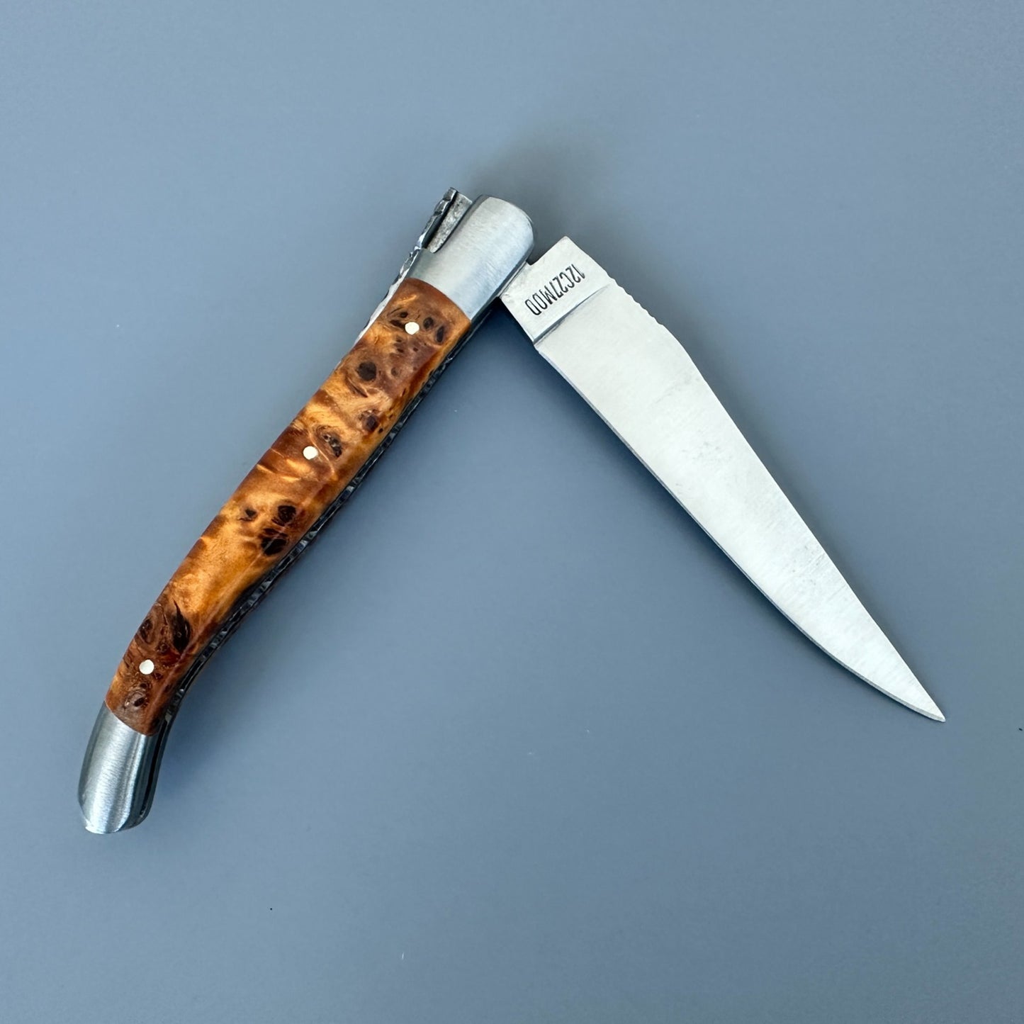Laguiole en Aubrac 拉丝手工奢华双层多用途刀，带皇家乌木手柄，4.75 英寸