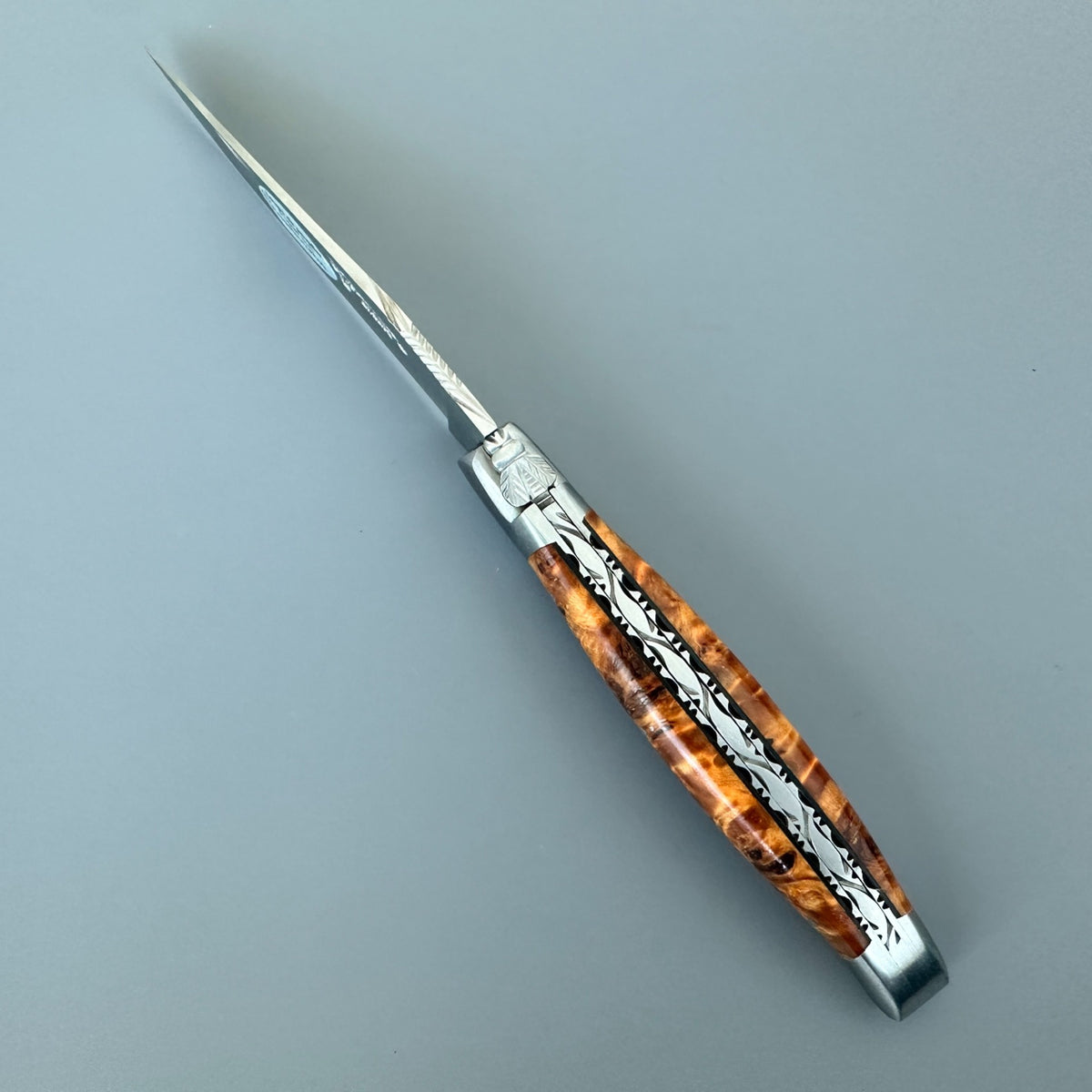 Laguiole en Aubrac 拉丝手工奢华双层多用途刀，带皇家乌木手柄，4.75 英寸