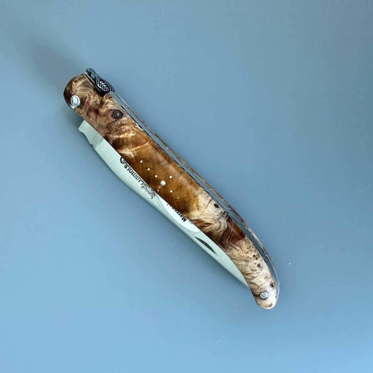 Laguiole Belle Piece Chestnut Wood closed view front side