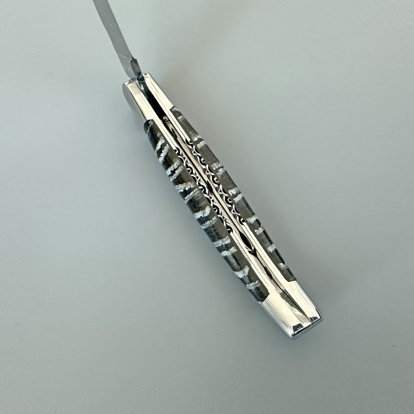 มีดเอนกประสงค์ Laguiole en Aubrac Handcrafted Double Plated พร้อมด้ามจับ Blue Mollar, 4.75 นิ้ว