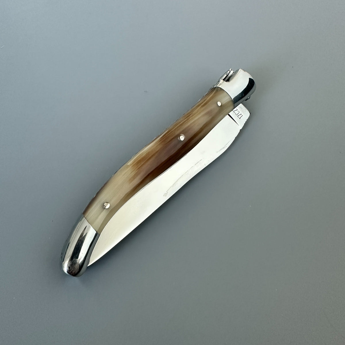 Laguiole en Aubrac Double-Plated Folding Knife — Solid Horn Handle, Blonde