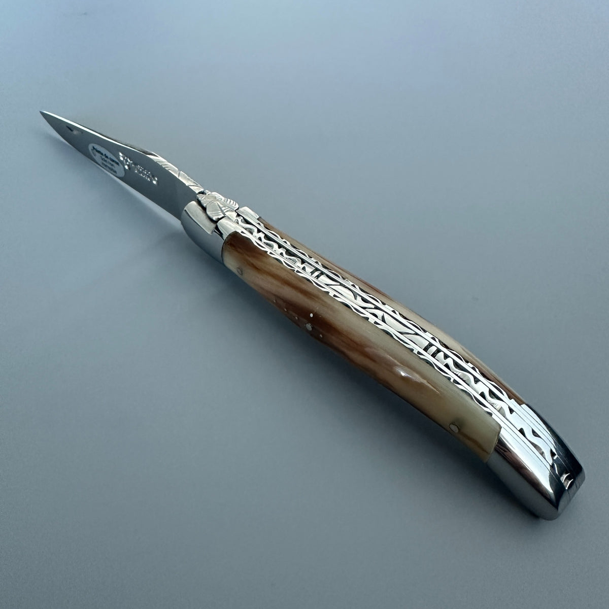 Laguiole en Aubrac Double-Plated Folding Knife — Solid Horn Handle, Blonde