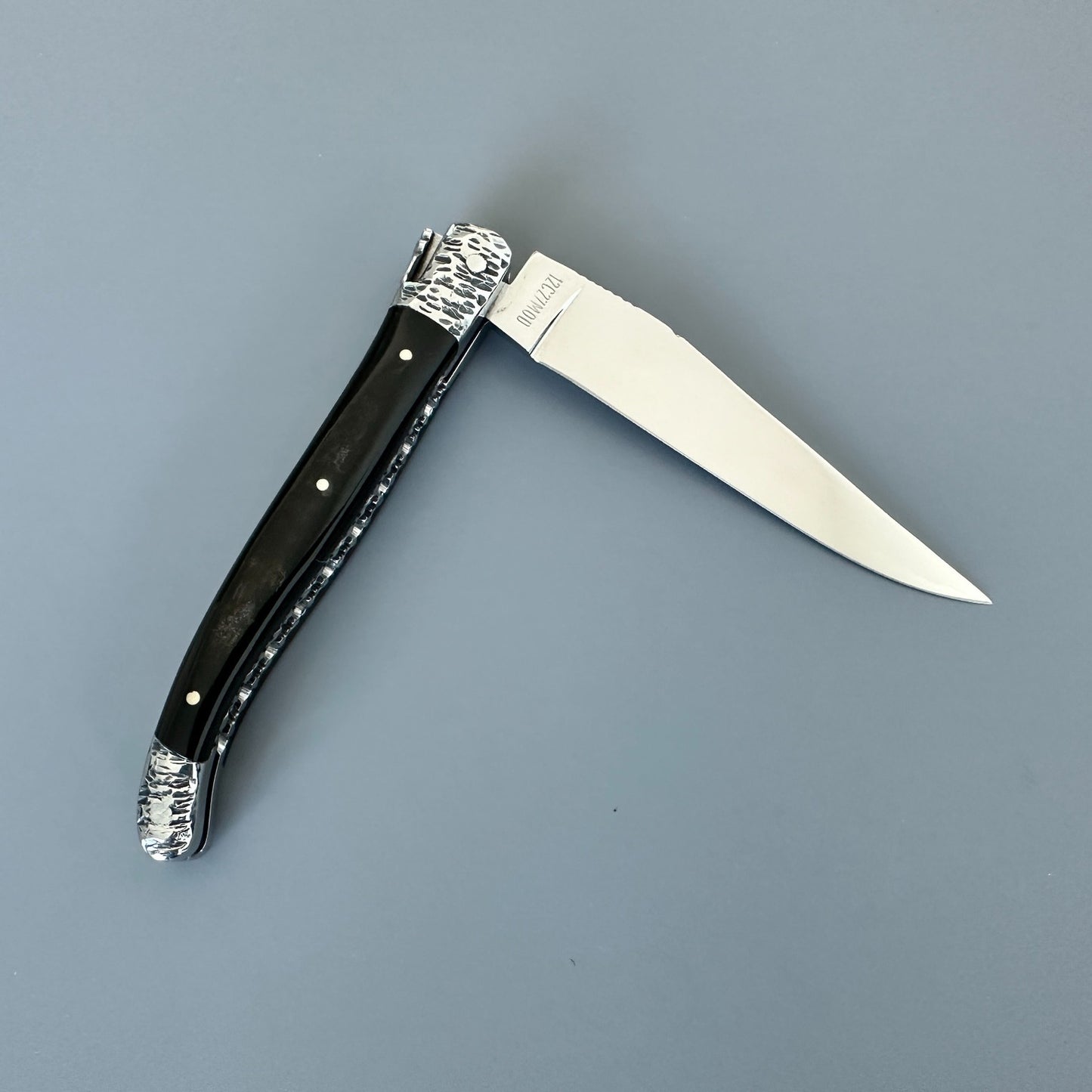 Laguiole en Aubrac Double Plated Knife Hammered Bolsters, Buffalo Crust 4.7"