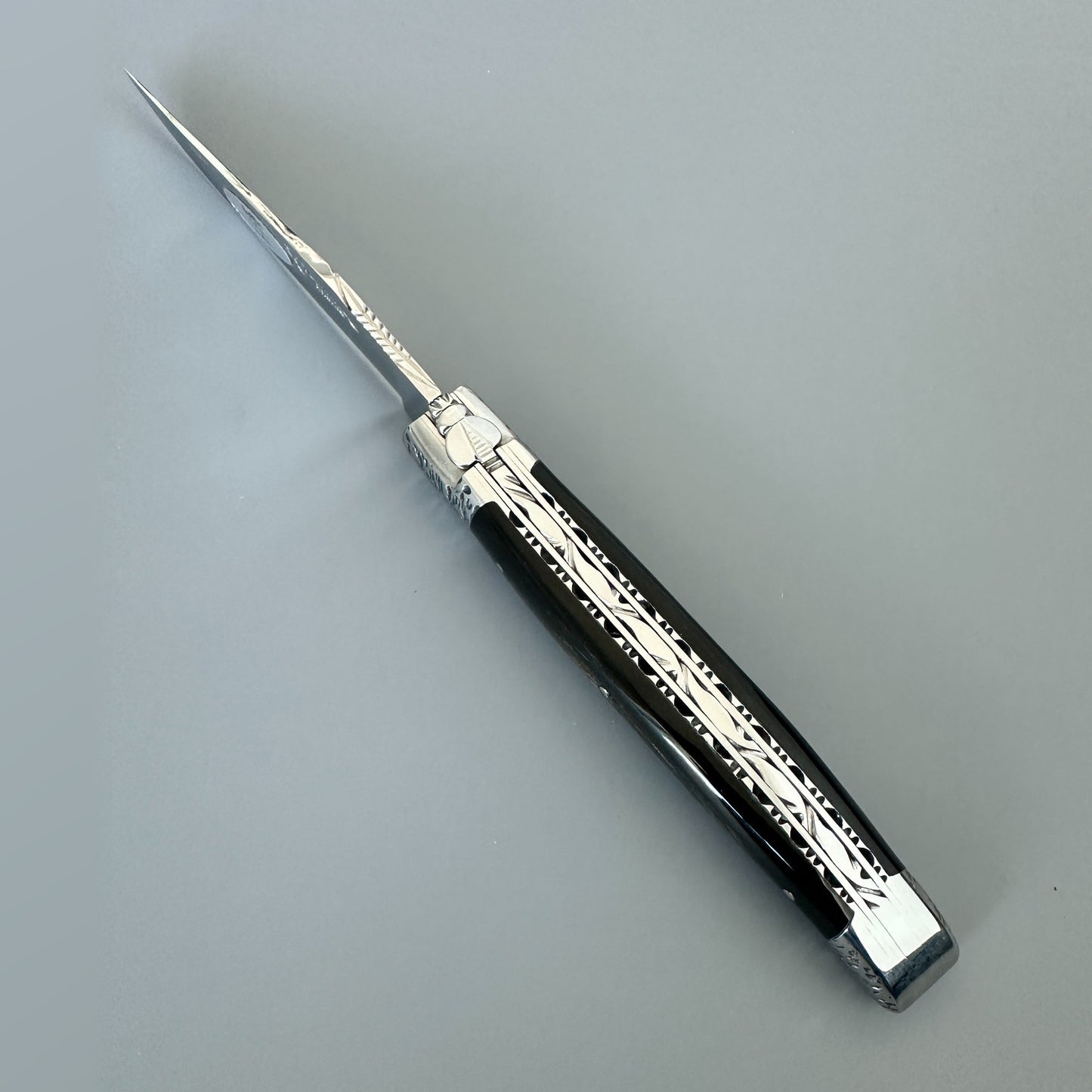 Laguiole en Aubrac Double Plated Knife Hammered Bolsters, Buffalo Crust 4.7"