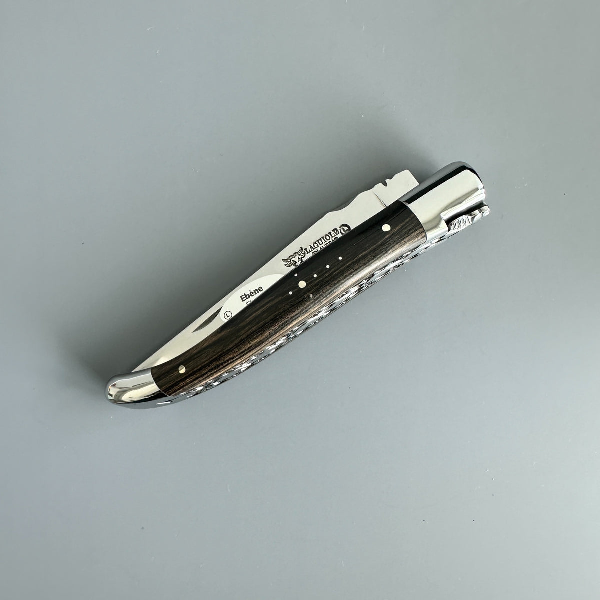 laguiole-en-aubrac-double-plated-royal-ebony-close-position