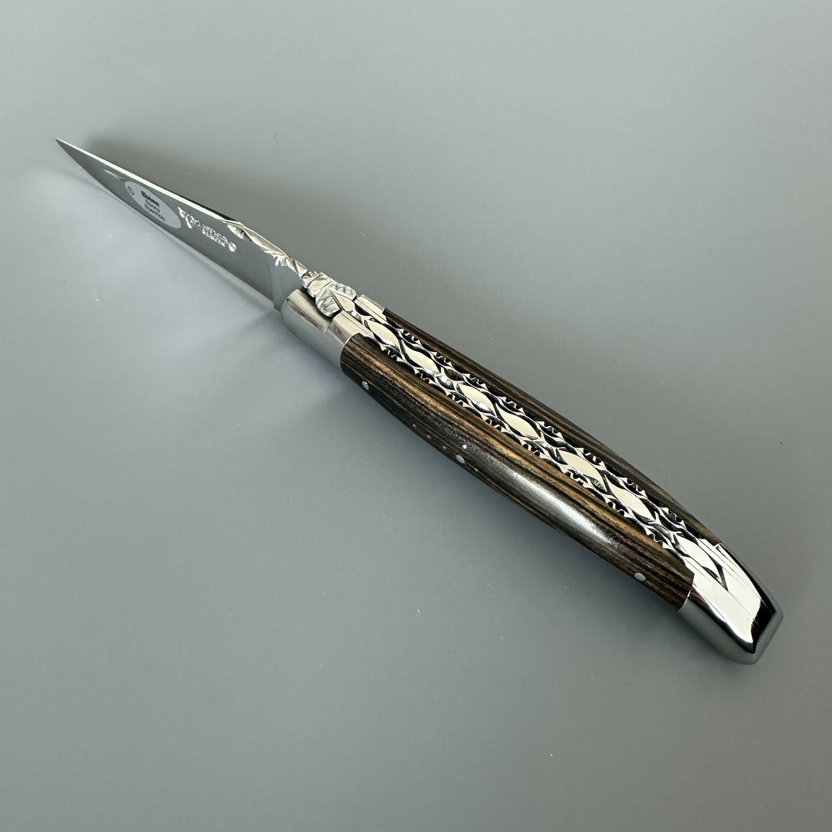 laguiole-en-aubrac-double-plated-royal-ebony-fully open