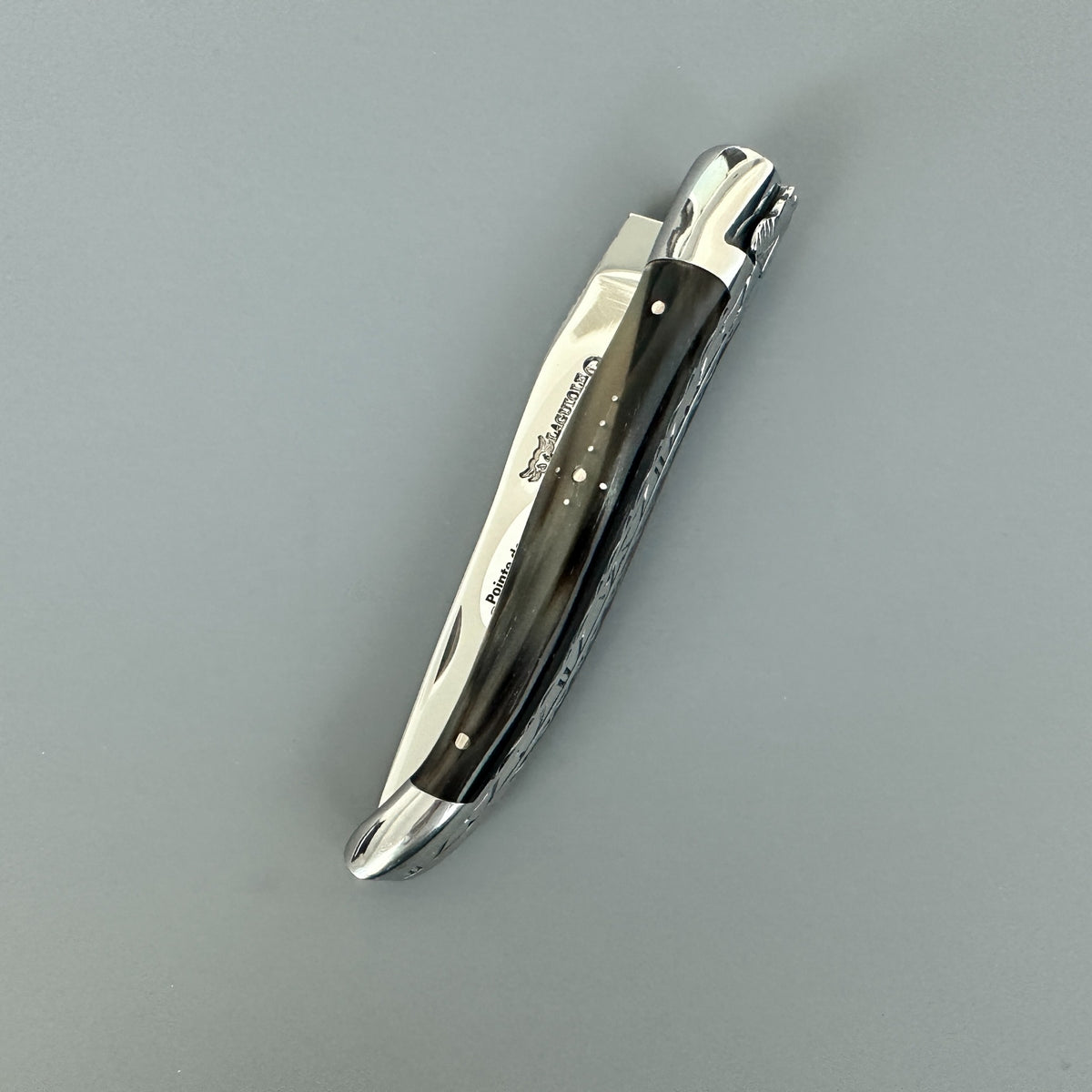 Laguiole en Aubrac Double-Plated Folding Knife — Solid Horn Handle, Smoky Charcoal Grain