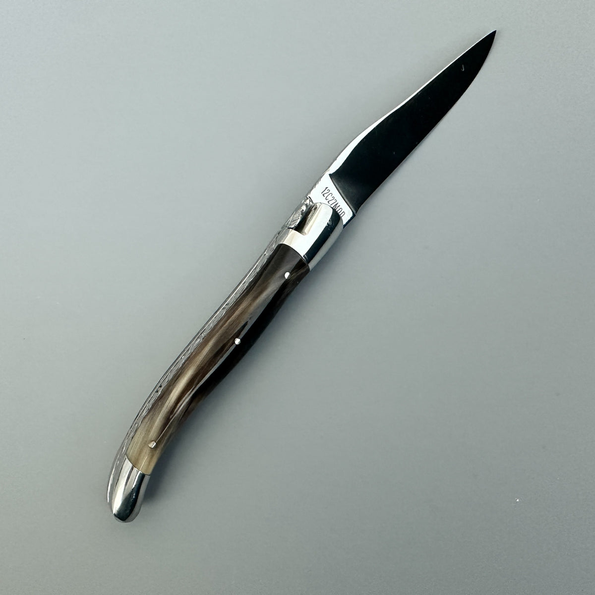 Laguiole en Aubrac Double-Plated Folding Knife — Solid Horn Handle, Smoky Charcoal Grain