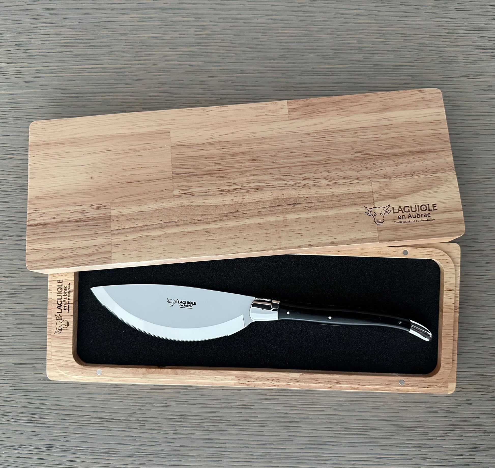 Laguiole en Aubrac Handcrafted Pizza Knife, Ebony Handle - LaguioleEnAubracShop