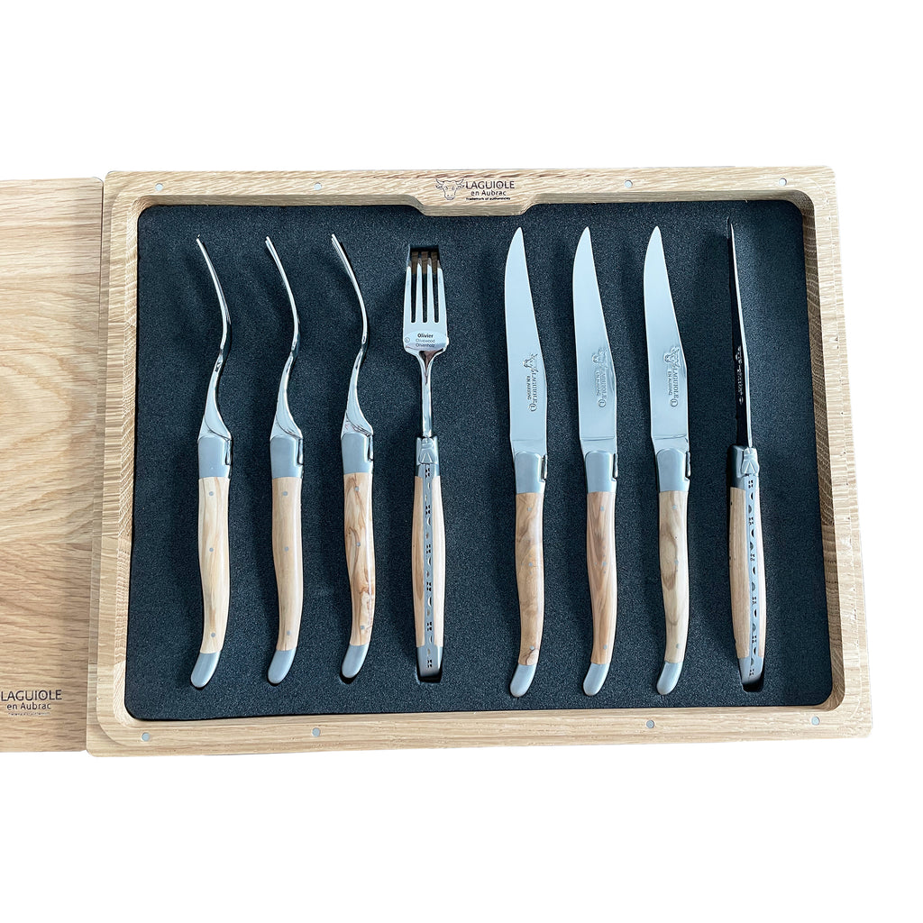Laguiole en Aubrac 8-Piece Set with 4 Handcrafted Steak Knives and 4 Forks with Olivewood Handles - LaguioleEnAubracShop